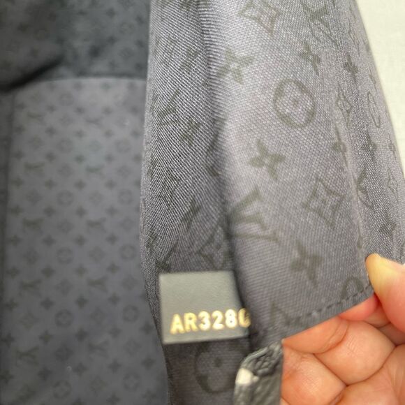 Authentic Louis Vuitton Women's Limited Edition Neverfull MM Geometric Totes - Picture 8 of 14